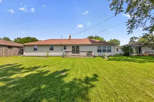 1688 Lilac Ln, Green Bay, WI 54302 - Photo 2