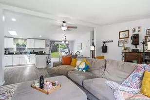 643 S Mill St, Hortonville, WI 54944 - Photo 4