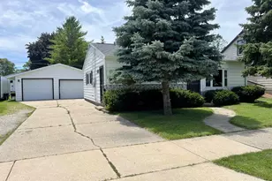 368 Arlington Ave, Fond du Lac, WI 54935 - Photo 2