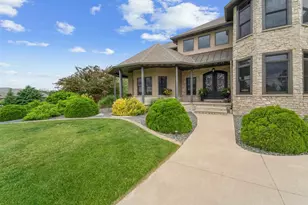 W9071 Black Otter Ct, Hortonville, WI 54944 - Photo 2