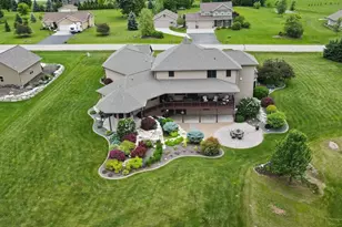 W9071 Black Otter Ct, Hortonville, WI 54944 - Photo 86