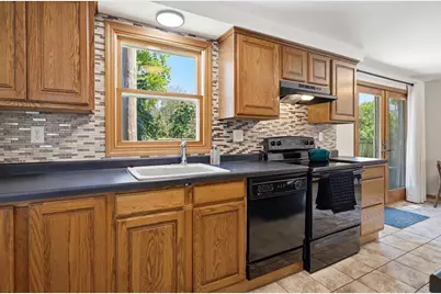 2828 Acorn Road, Neenah, WI 54956 - Photo 8