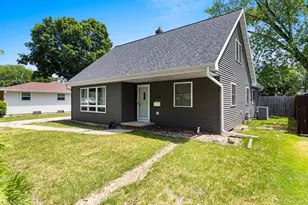 714 N Locust St, Green Bay, WI 54303 - Photo 6