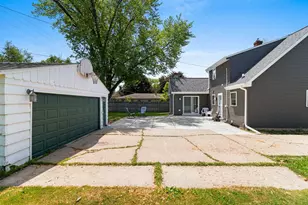 714 N Locust St, Green Bay, WI 54303 - Photo 10