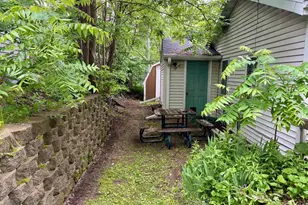 2056 Newberry Ave, Green Bay, WI 54302 - Photo 12