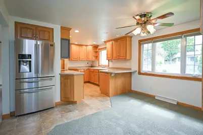 318 Westplain Drive, Green Bay, WI 54303 - Photo 6