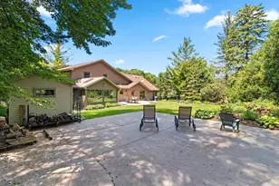2447 Parkwood Dr, Green Bay, WI 54304 - Photo 54