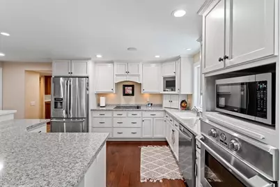2447 Parkwood Drive, Green Bay, WI 54304 - Photo 6