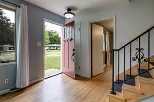 207 Crescent Dr, Neenah, WI 54956 - Photo 10