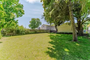 702 W 11th Ave, Oshkosh, WI 54902 - Photo 22