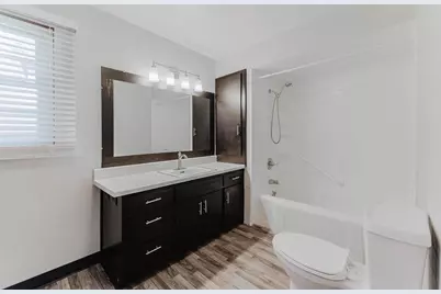 702 W 11th Avenue, Oshkosh, WI 54902 - Photo 14