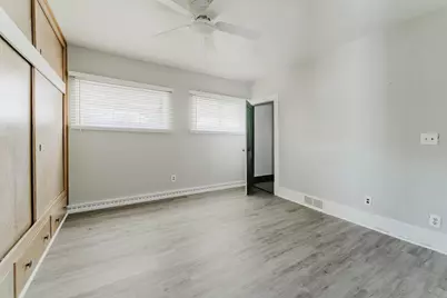 702 W 11th Avenue, Oshkosh, WI 54902 - Photo 12