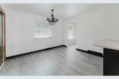 702 W 11th Avenue, Oshkosh, WI 54902 - Photo 10