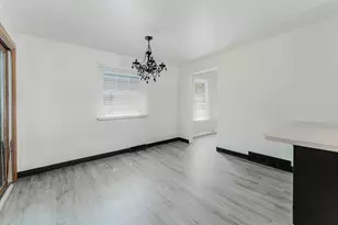 702 W 11th Ave, Oshkosh, WI 54902 - Photo 10
