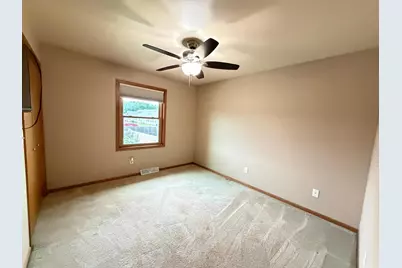1190 Freedom Avenue, Oshkosh, WI 54901 - Photo 8