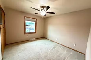 1190 Freedom Ave, Oshkosh, WI 54901 - Photo 8