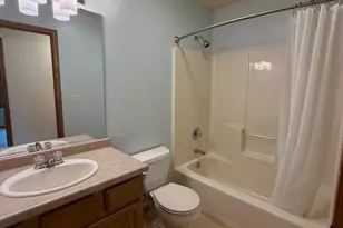 1190 Freedom Ave, Oshkosh, WI 54901 - Photo 10