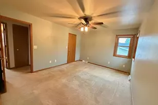 1190 Freedom Ave, Oshkosh, WI 54901 - Photo 6