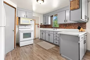 335 Front St, Pulaski, WI 54162 - Photo 6