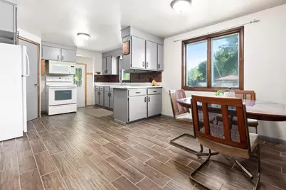 335 Front Street, Pulaski, WI 54162 - Photo 10