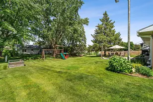 1639 Colony Dr, De Pere, WI 54115 - Photo 8