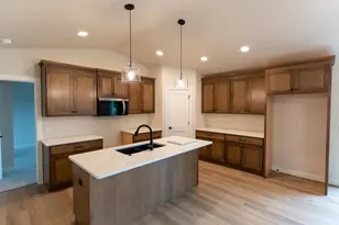 W5890 Edgewood Dr, Menasha, WI 54952 - Photo 22