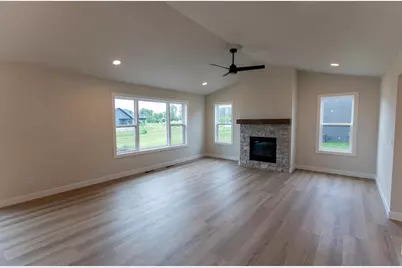 W5890 Edgewood Drive, Menasha, WI 54952 - Photo 4