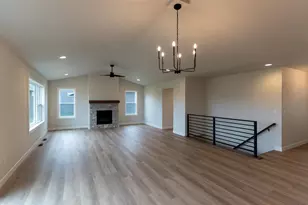W5890 Edgewood Dr, Menasha, WI 54952 - Photo 8