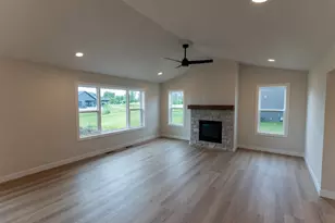 W5890 Edgewood Dr, Menasha, WI 54952 - Photo 22