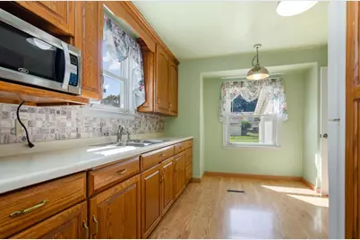 833 N Buchanan Street, Green Bay, WI 54303 - Photo 10
