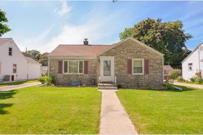 833 N Buchanan Street, Green Bay, WI 54303 - Photo 2
