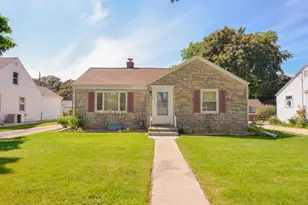 833 N Buchanan St, Green Bay, WI 54303 - Photo 2