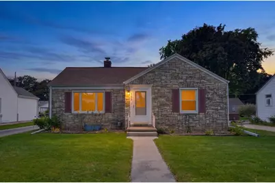 833 N Buchanan Street, Green Bay, WI 54303 - Photo 1