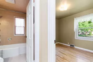 833 N Buchanan St, Green Bay, WI 54303 - Photo 14