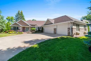 1900 E Orchard Blossom Dr, Appleton, WI 54915 - Photo 4