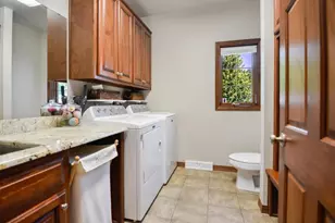 1521 Royal Crown Ct, Green Bay, WI 54313 - Photo 32
