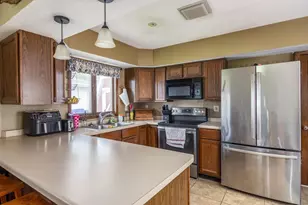 1508 N Leona St, Appleton, WI 54911 - Photo 2