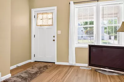 831 S Baird Street, Green Bay, WI 54301 - Photo 2