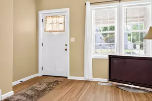 831 S Baird St, Green Bay, WI 54301 - Photo 2