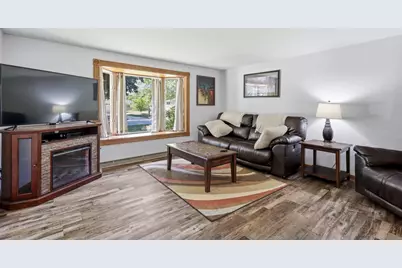 1530 Glen Road, Green Bay, WI 54313 - Photo 4