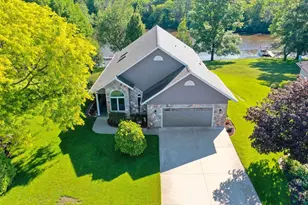 74 Shore Dr, Clintonville, WI 54929 - Photo 2