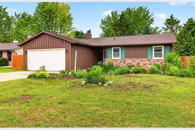 121 Alexander Drive, Neenah, WI 54956 - Photo 2