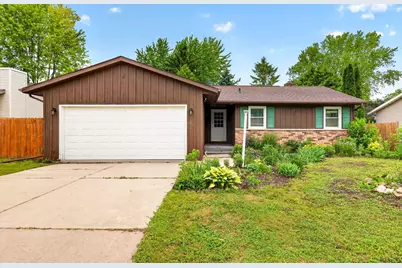 121 Alexander Drive, Neenah, WI 54956 - Photo 1