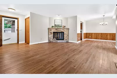 121 Alexander Drive, Neenah, WI 54956 - Photo 6