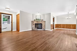 121 Alexander Dr, Neenah, WI 54956 - Photo 6