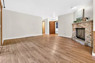 121 Alexander Dr, Neenah, WI 54956 - Photo 8