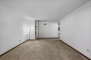 121 Hudson St, Green Bay, WI 54303 - Photo 8