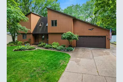 516 E Eagle Terrace, Green Bay, WI 54313 - Photo 2