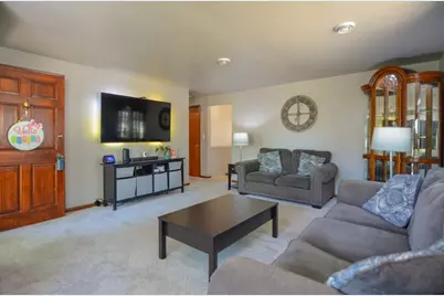 614 Karl Street, Green Bay, WI 54301 - Photo 2