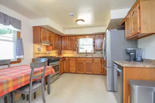 614 Karl St, Green Bay, WI 54301 - Photo 6